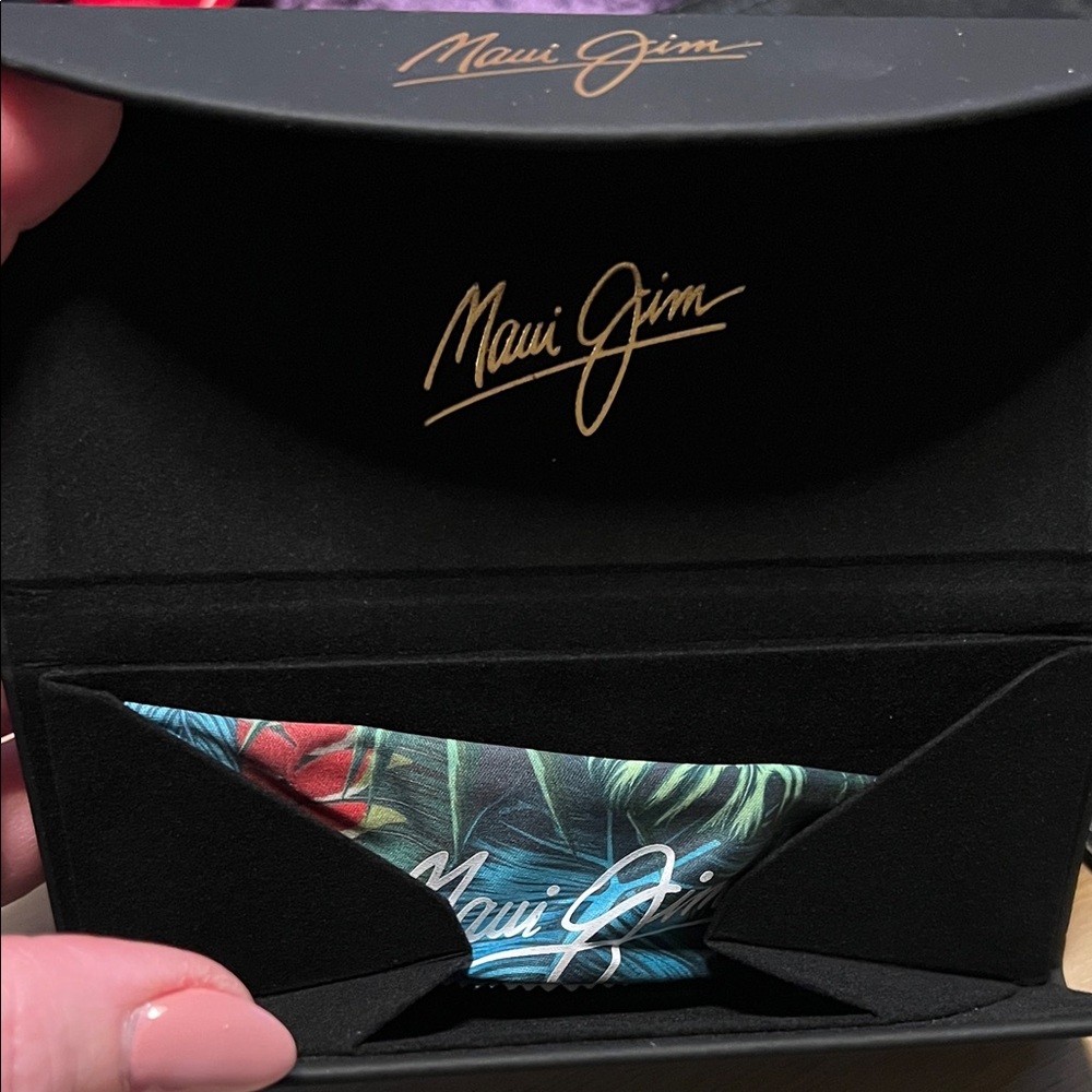 Maui Jim Black Sunglasses Case with Gold Logo, NWOT - Picture 2 of 2